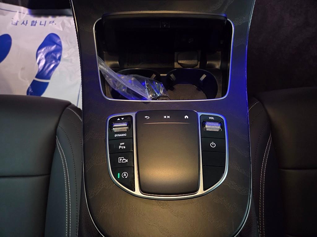 벤츠 E 클래스 E-클래스 W213 E220d 4MATIC AMG라인 이미지 11