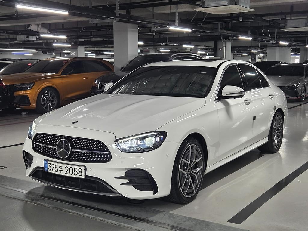 벤츠 E 클래스 E-클래스 W213 E220d 4MATIC AMG라인 이미지 2