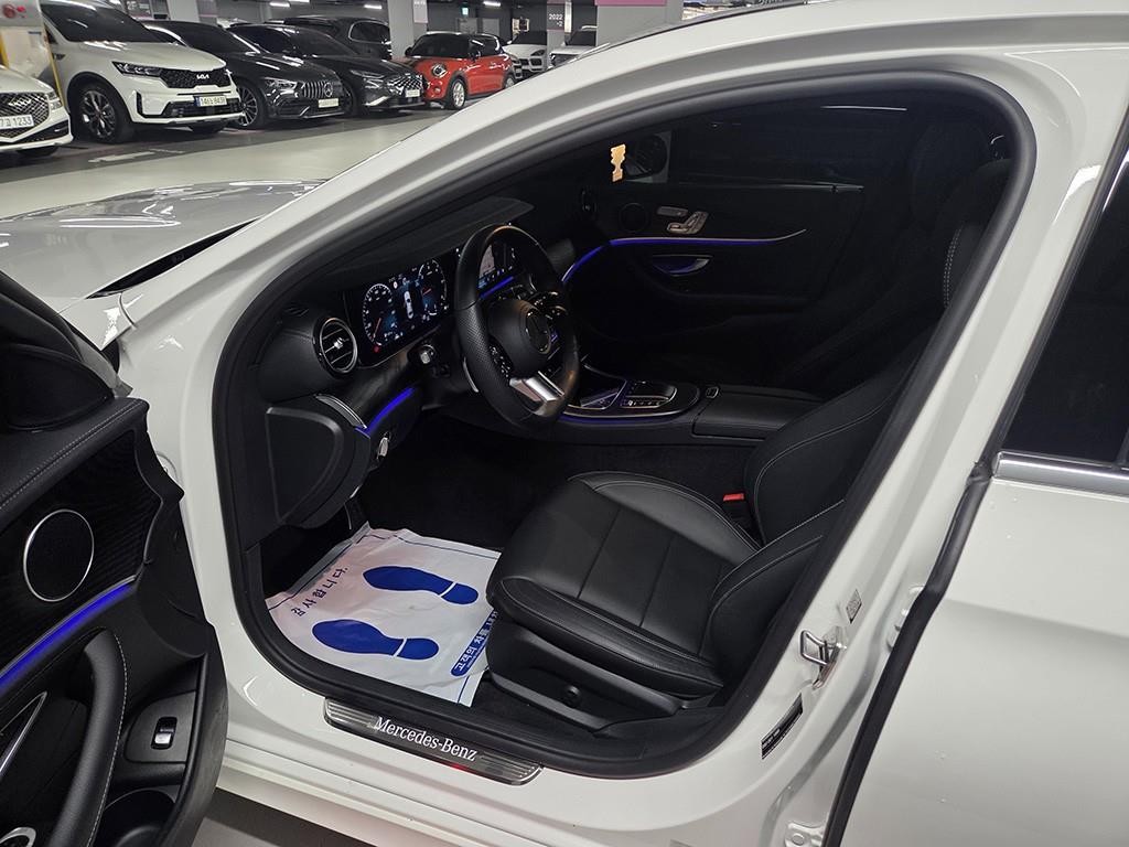 벤츠 E 클래스 E-클래스 W213 E220d 4MATIC AMG라인 이미지 6