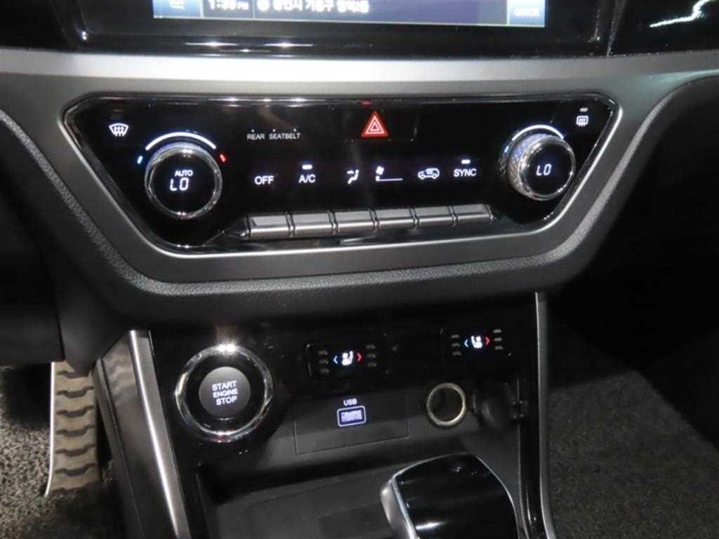 KG모빌리티(쌍용) 코란도 뷰티풀코란도 2WD 가솔린 1.5 C5 이미지 7