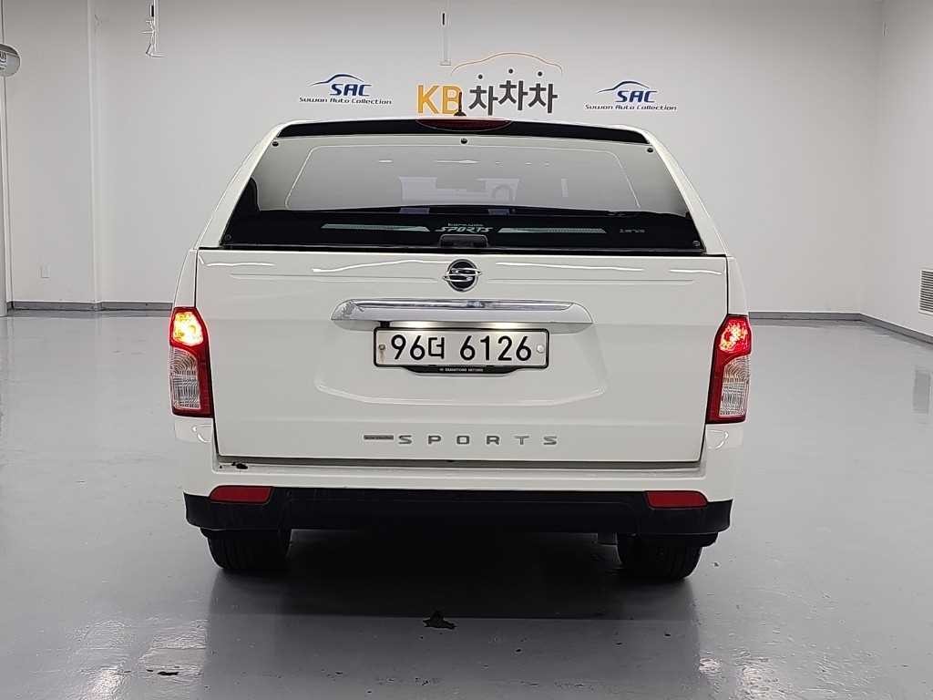 KG모빌리티(쌍용) 코란도 코란도스포츠 디젤 4WD CX7 패션 이미지 3
