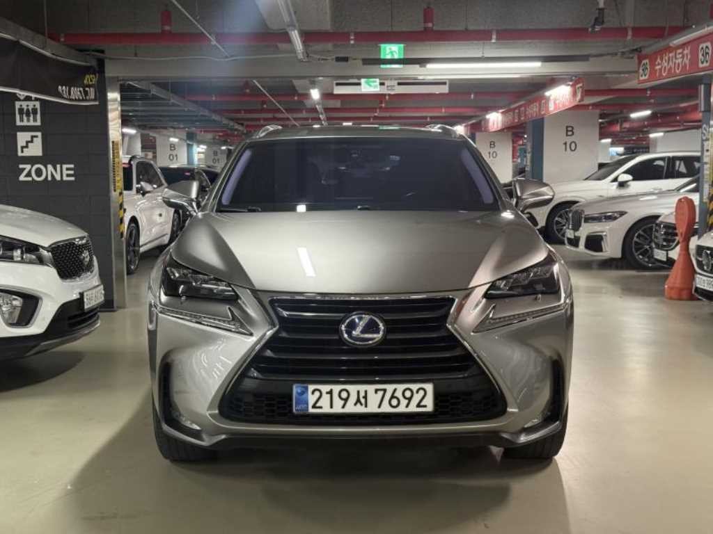 렉서스 NX NX 300h 슈프림 이미지 2