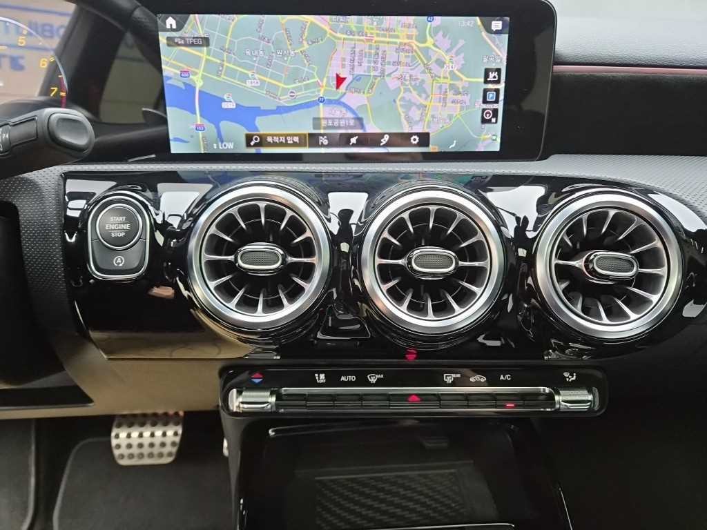 벤츠 A 클래스 A클래스 W177 AMG A35 4MATIC 세단 이미지 12