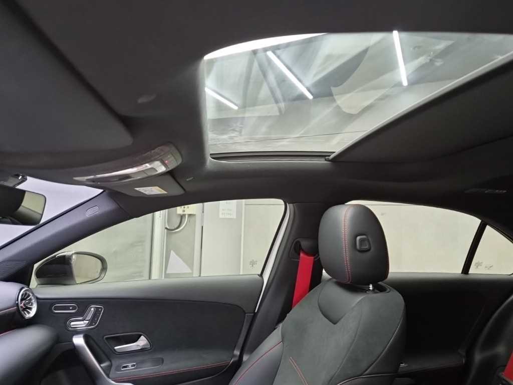 벤츠 A 클래스 A클래스 W177 AMG A35 4MATIC 세단 이미지 15