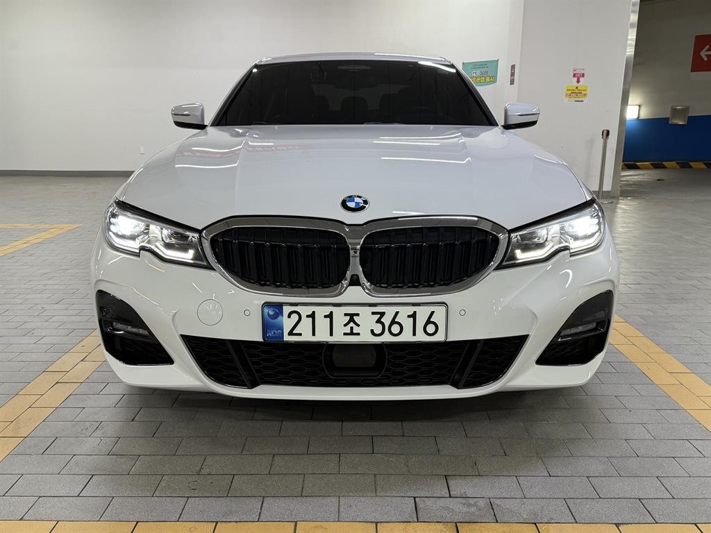 BMW 3시리즈 3시리즈 (G20) 320i M 스포츠 이미지 1