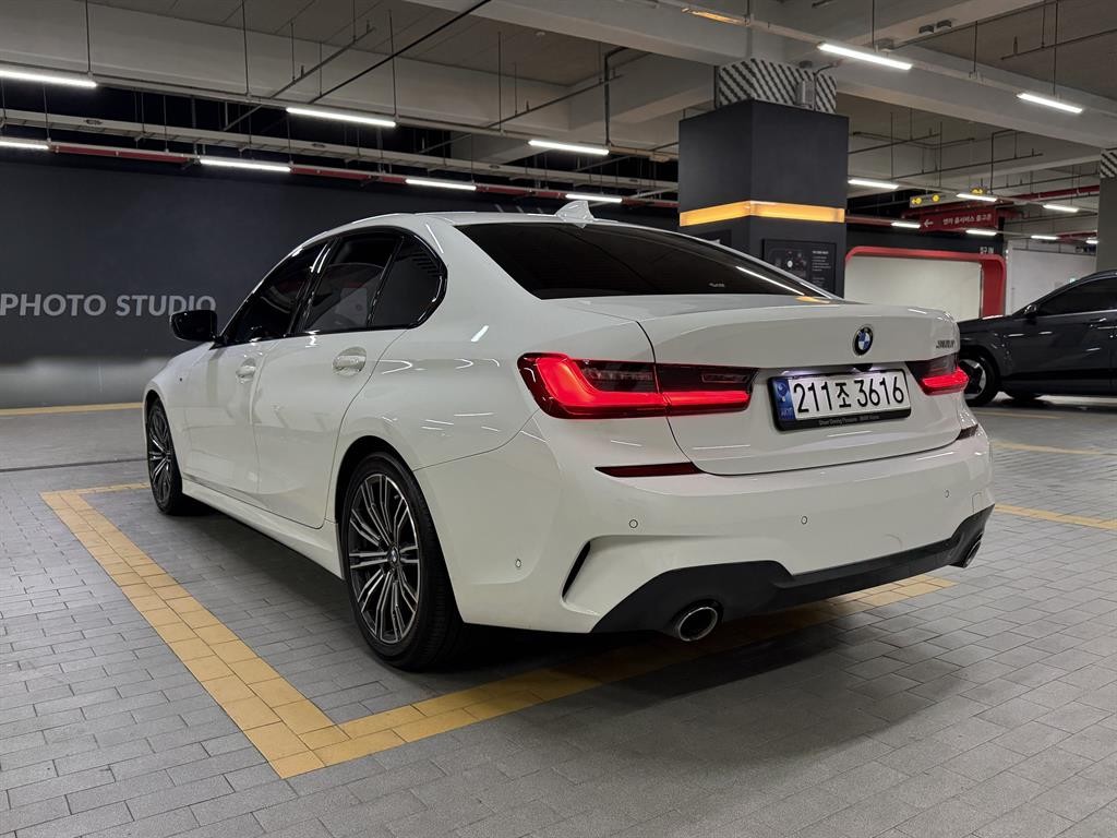 BMW 3시리즈 3시리즈 (G20) 320i M 스포츠 이미지 6