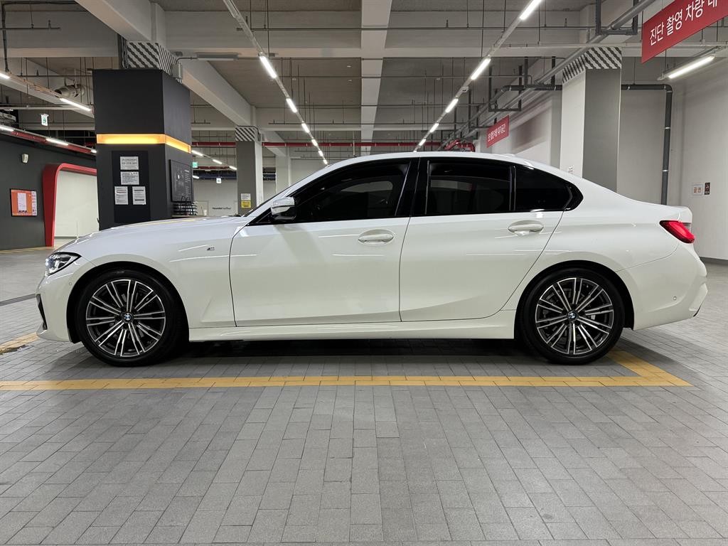 BMW 3시리즈 3시리즈 (G20) 320i M 스포츠 이미지 7