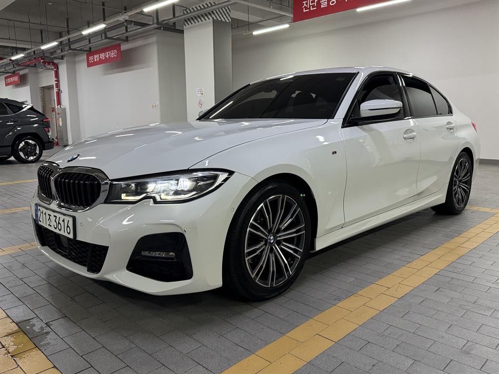 BMW 3시리즈 3시리즈 (G20) 320i M 스포츠 이미지 8