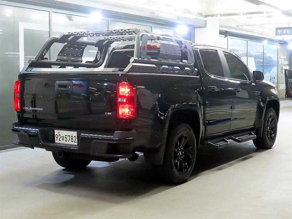 쉐보레 콜로라도 리얼 뉴 콜로라도 3.6 Z71-X 미드나잇 4WD 이미지 4