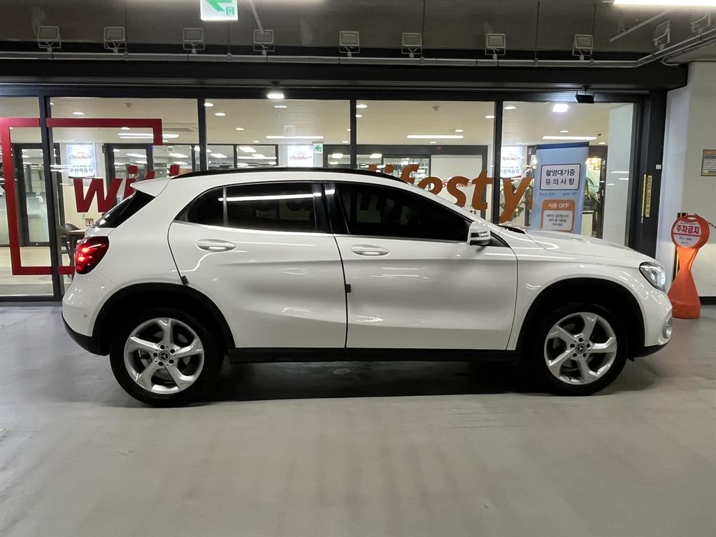 벤츠 GLA 클래스 GLA클래스 X156 GLA220 이미지 3