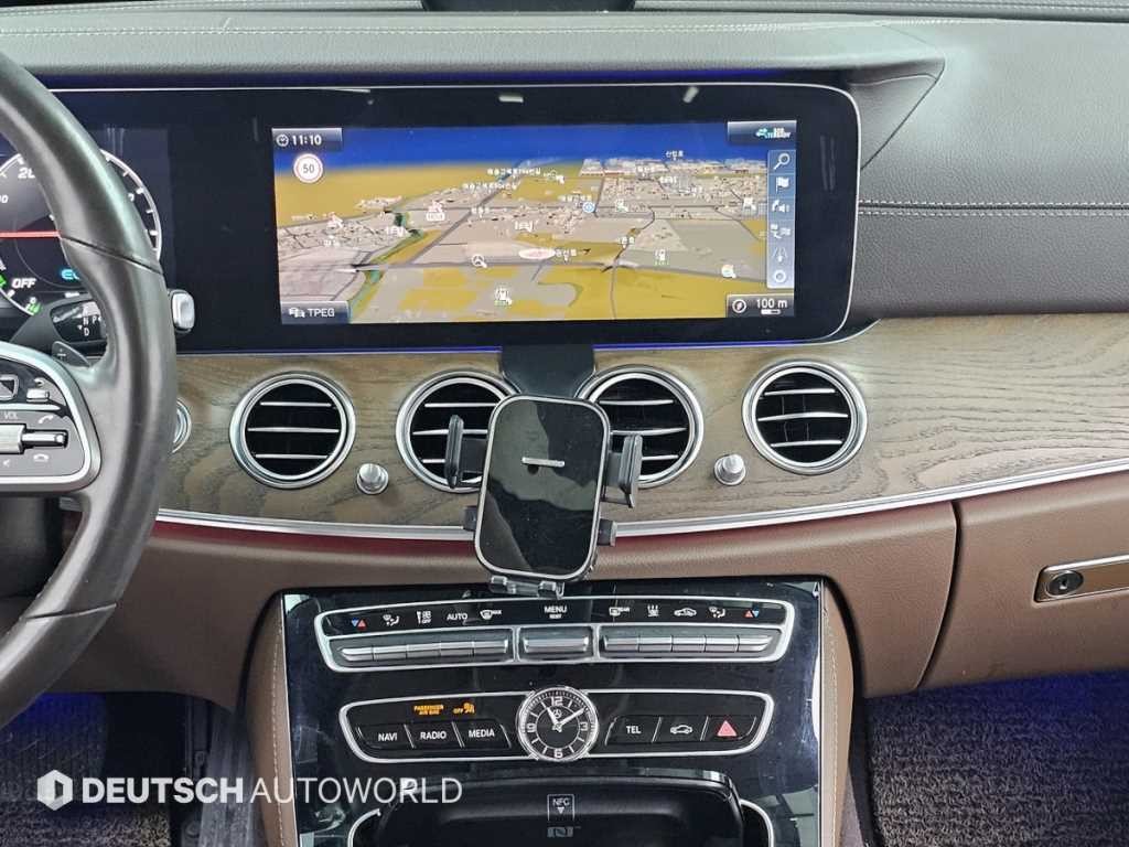 벤츠 E 클래스 E-클래스 W213 E300e 4MATIC 익스클루시브 이미지 14
