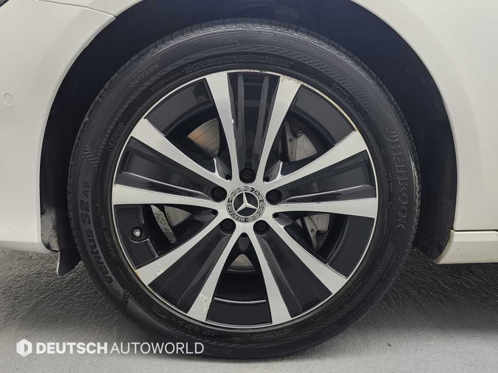 벤츠 E 클래스 E-클래스 W213 E300e 4MATIC 익스클루시브 이미지 5