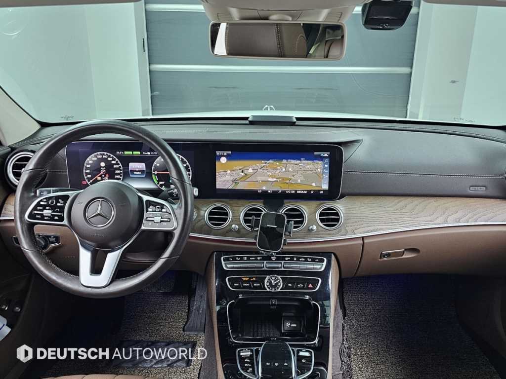 벤츠 E 클래스 E-클래스 W213 E300e 4MATIC 익스클루시브 이미지 7