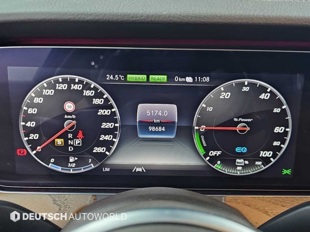벤츠 E 클래스 E-클래스 W213 E300e 4MATIC 익스클루시브 이미지 8