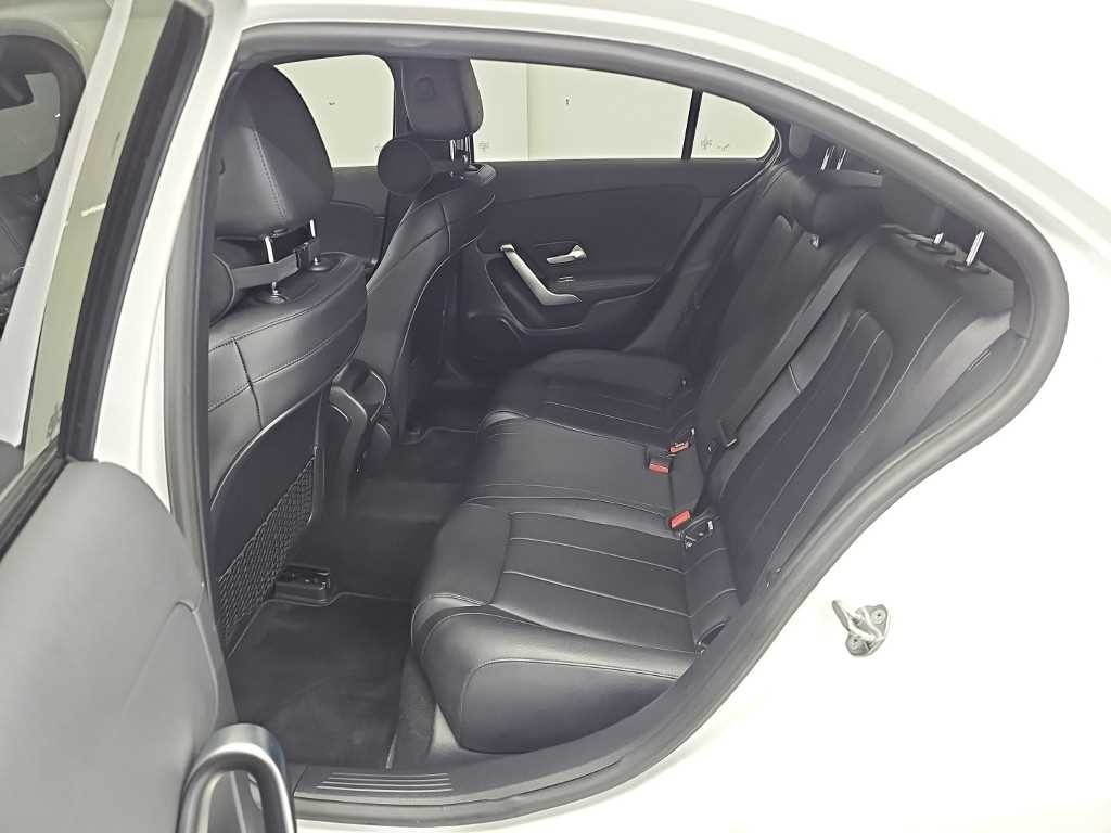 벤츠 A 클래스 A클래스 W177 A220 세단 이미지 12