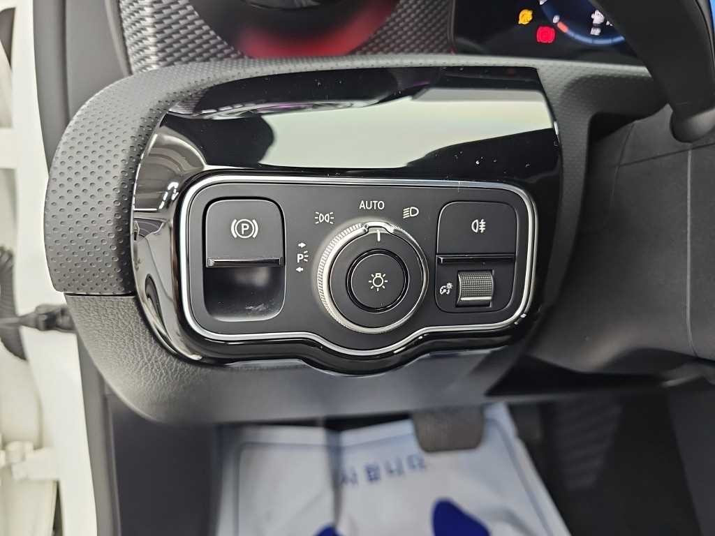 벤츠 A 클래스 A클래스 W177 A220 세단 이미지 18