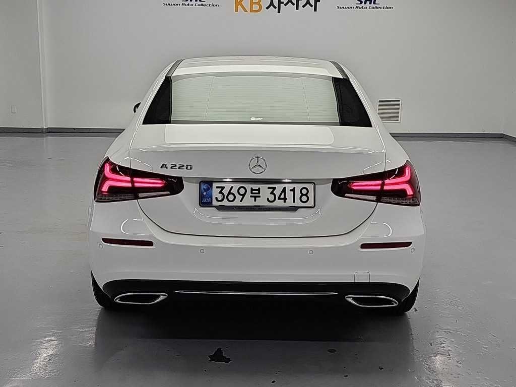 벤츠 A 클래스 A클래스 W177 A220 세단 이미지 3