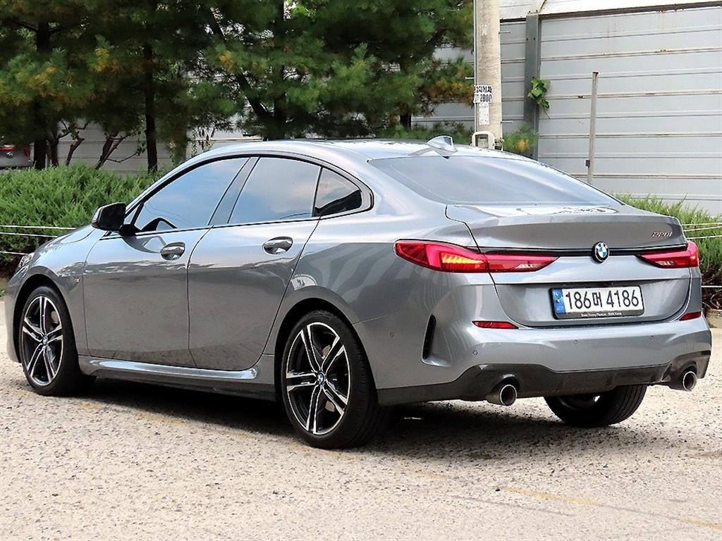 BMW 2시리즈 2시리즈 그란쿠페 (F44) 220i M 스포츠 이미지 3