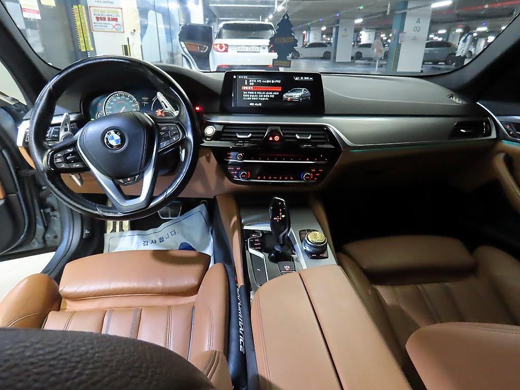 BMW 5시리즈 5시리즈 (G30) 530i xDrive M 스포츠 이미지 10