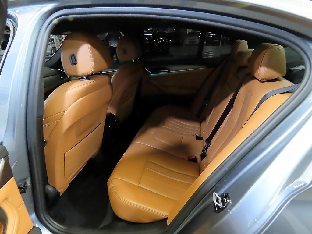 BMW 5시리즈 5시리즈 (G30) 530i xDrive M 스포츠 이미지 7