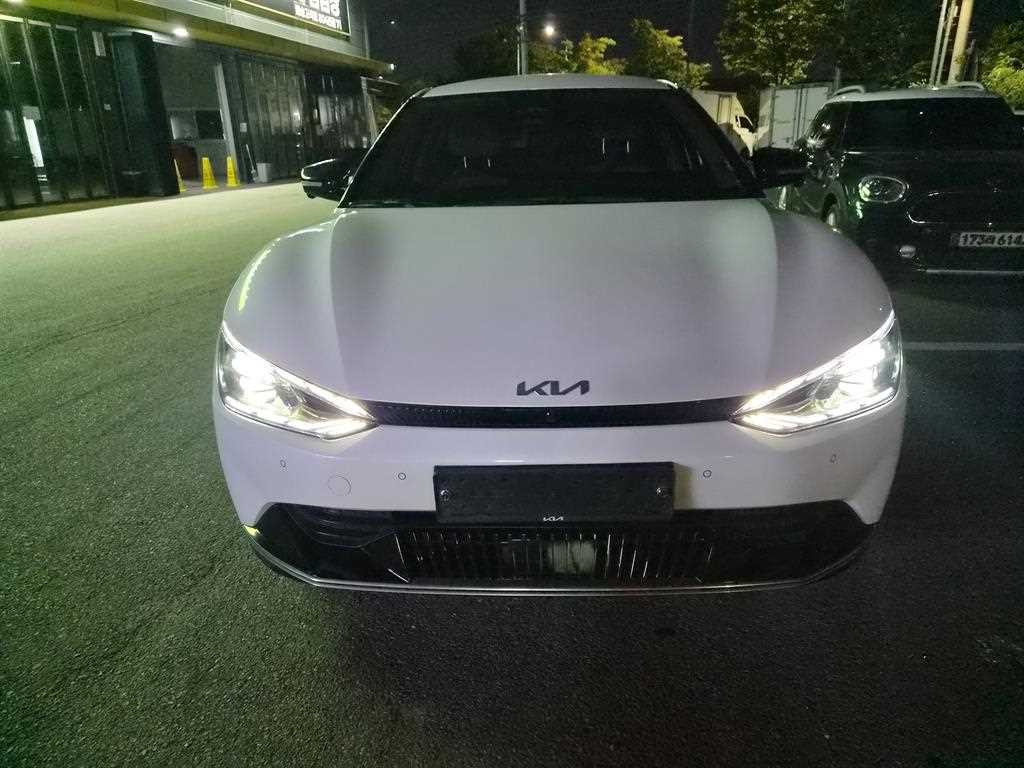 기아 EV6 롱레인지 AWD 어스 이미지 1