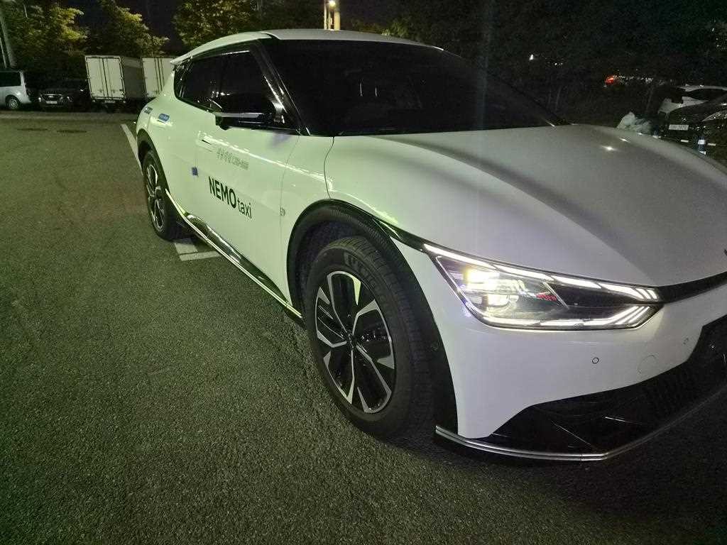 기아 EV6 롱레인지 AWD 어스 이미지 2