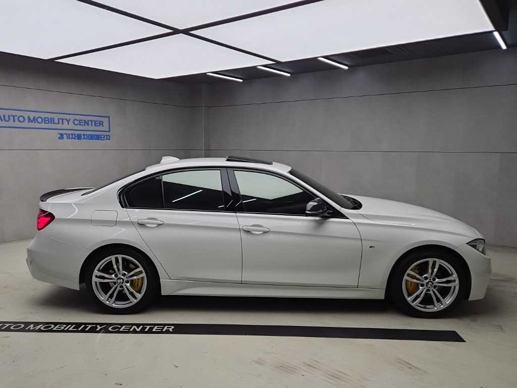 BMW 3시리즈 3시리즈 (F30) 320d M 스포츠 이미지 2