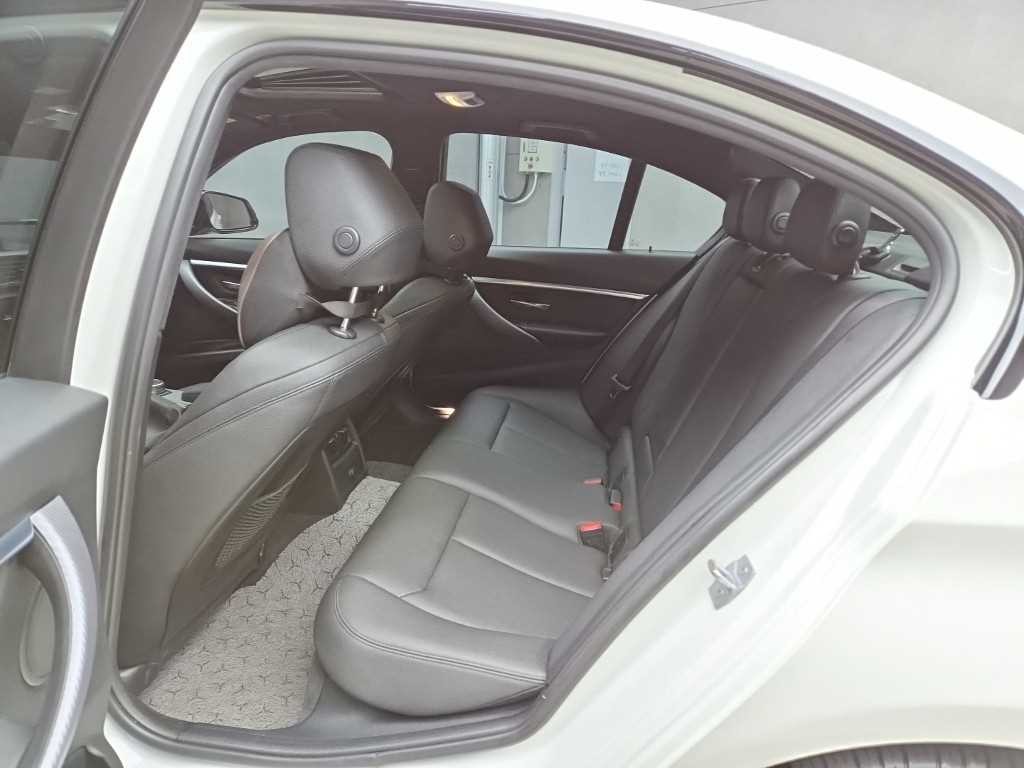 BMW 3시리즈 3시리즈 (F30) 320d M 스포츠 이미지 6