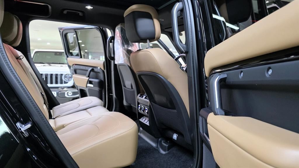 랜드로버 디펜더 디펜더 (L663) 110 D300 X-다이나믹 HSE 이미지 11