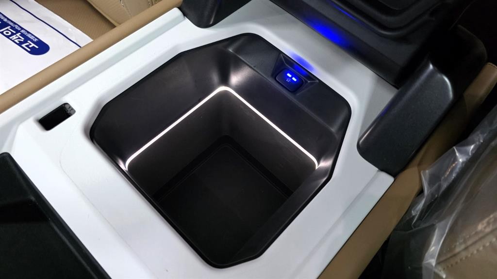 랜드로버 디펜더 디펜더 (L663) 110 D300 X-다이나믹 HSE 이미지 6