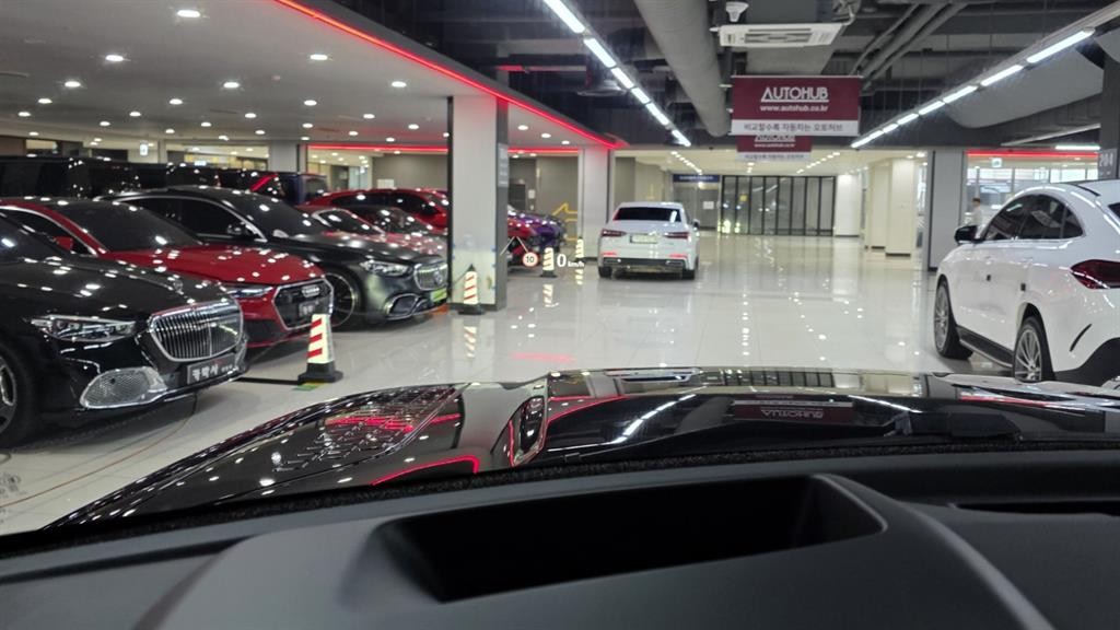 랜드로버 디펜더 디펜더 (L663) 110 D300 X-다이나믹 HSE 이미지 7