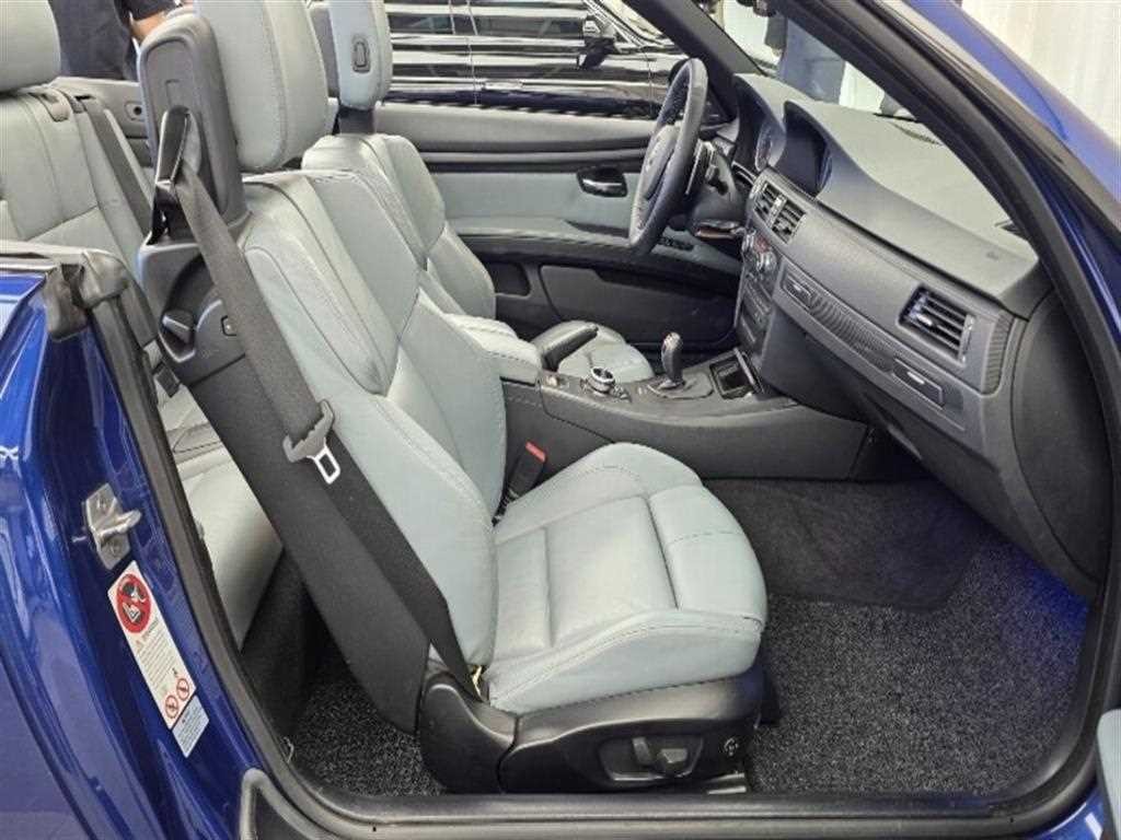 BMW 3시리즈 M3 (F80, E90) M3 컨버터블 이미지 11