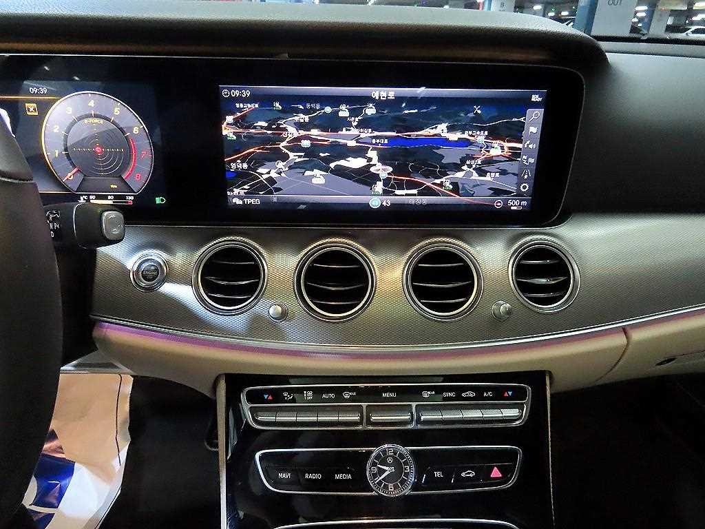 벤츠 E 클래스 E-클래스 W213 E300 AMG LINE 이미지 11
