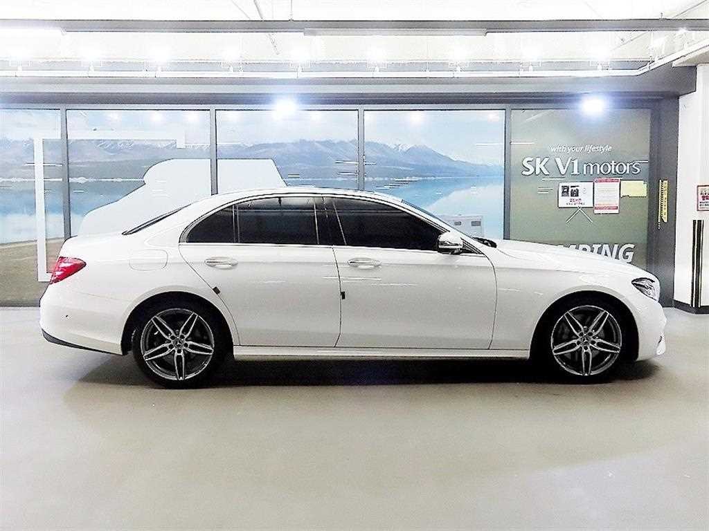 벤츠 E 클래스 E-클래스 W213 E300 AMG LINE 이미지 3