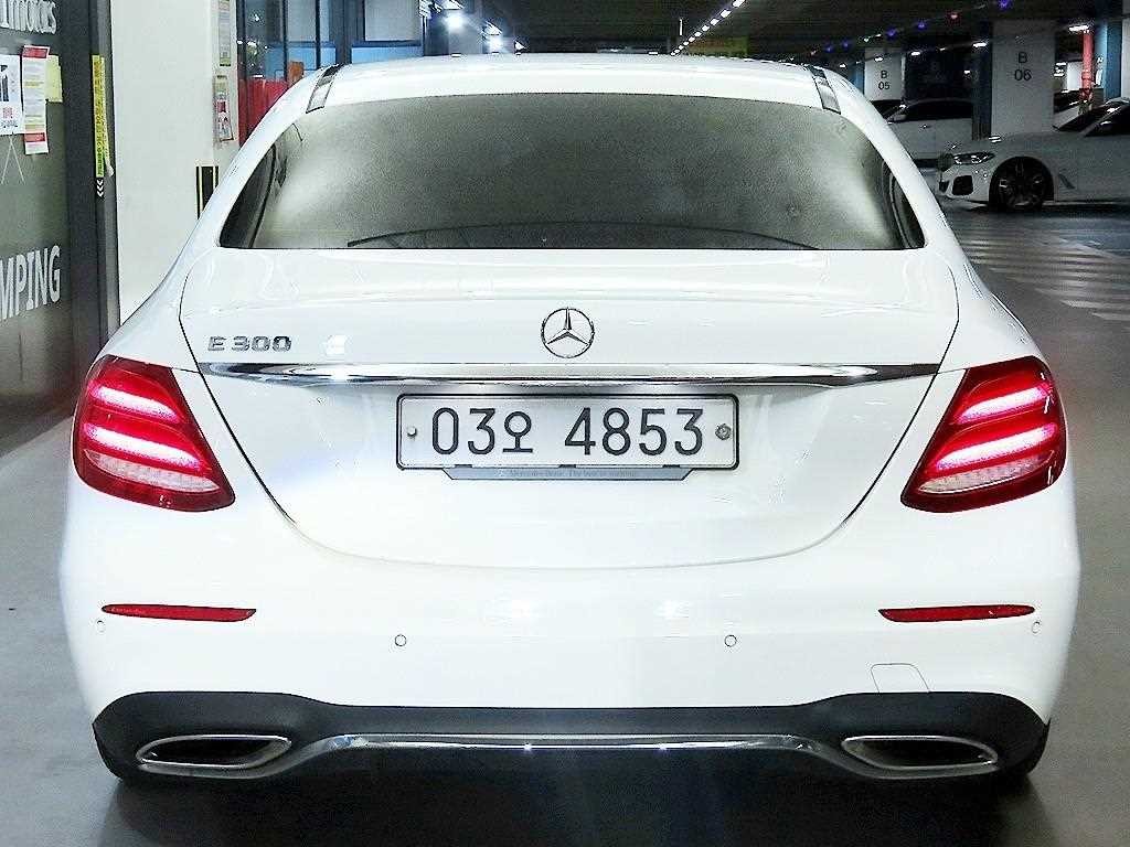 벤츠 E 클래스 E-클래스 W213 E300 AMG LINE 이미지 5