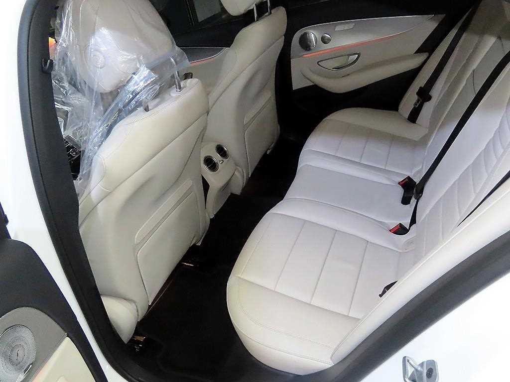 벤츠 E 클래스 E-클래스 W213 E300 AMG LINE 이미지 7