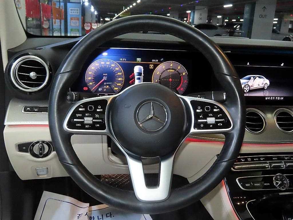 벤츠 E 클래스 E-클래스 W213 E300 AMG LINE 이미지 8