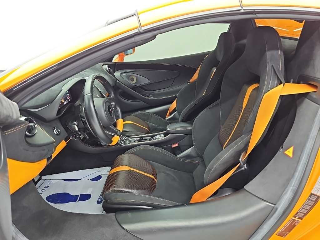 맥라렌 570S 3.8 스파이더 이미지 11