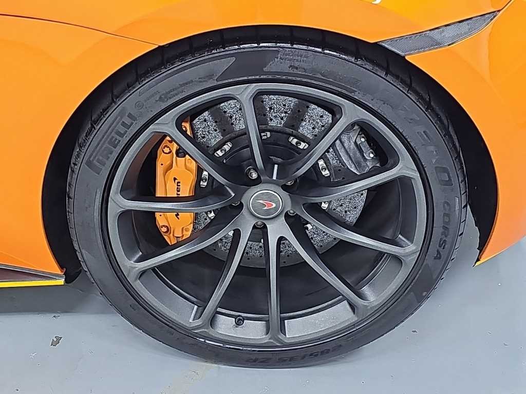 맥라렌 570S 3.8 스파이더 이미지 20