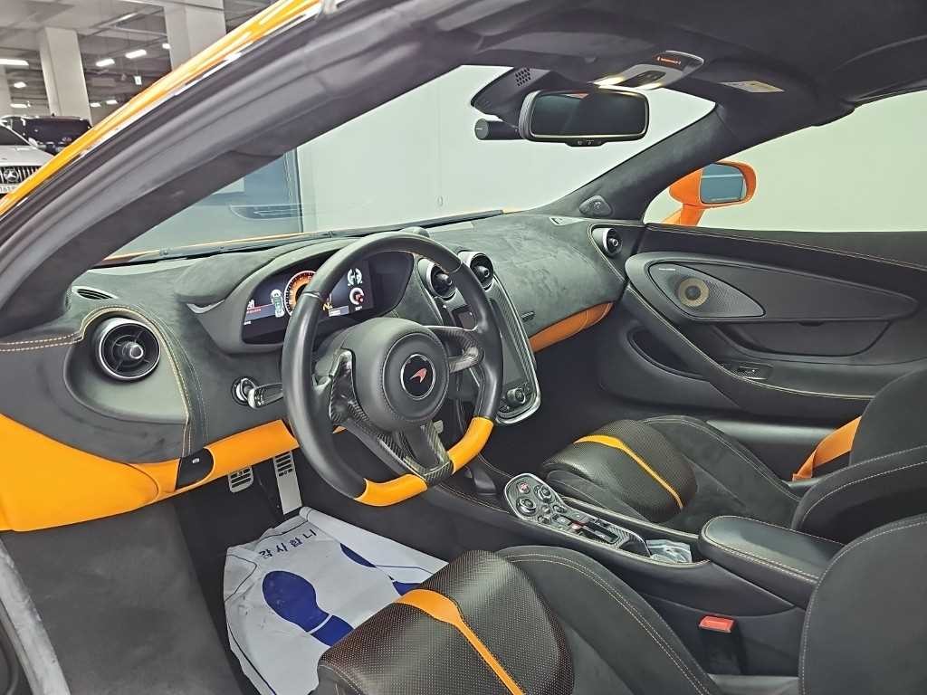 맥라렌 570S 3.8 스파이더 이미지 7