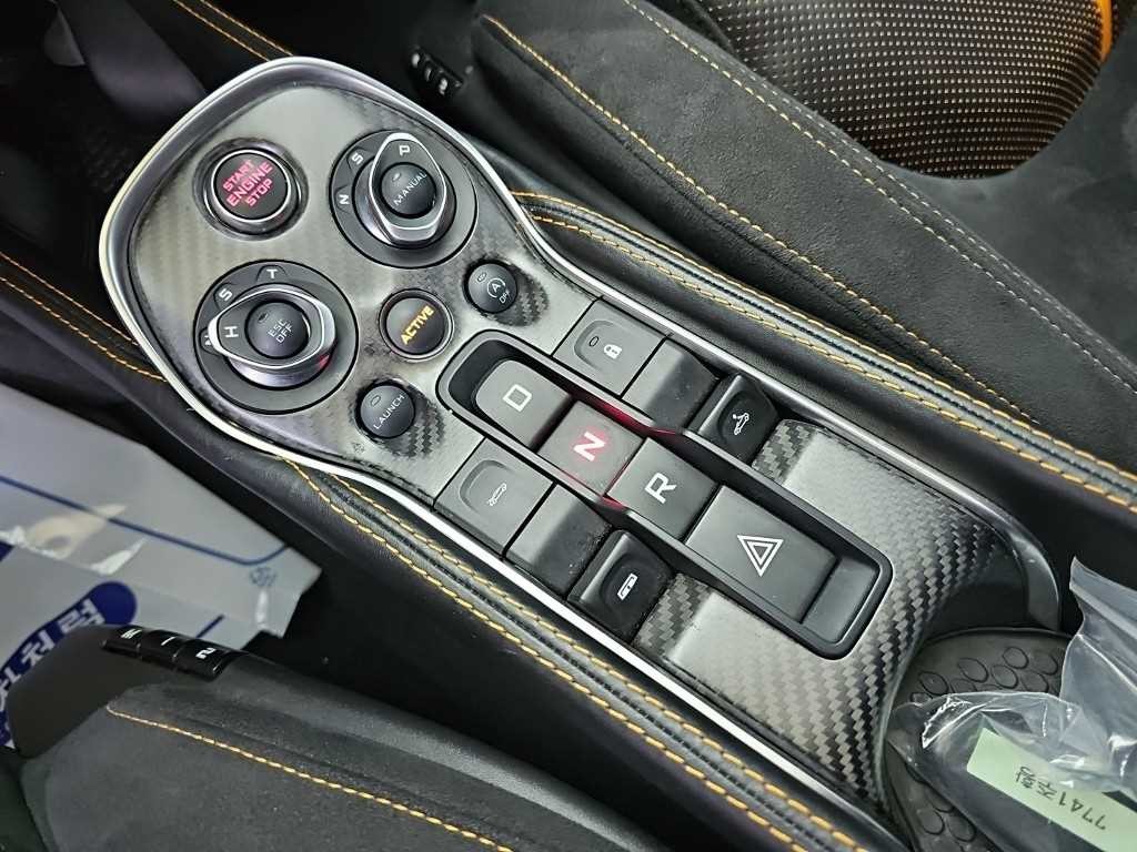 맥라렌 570S 3.8 스파이더 이미지 8