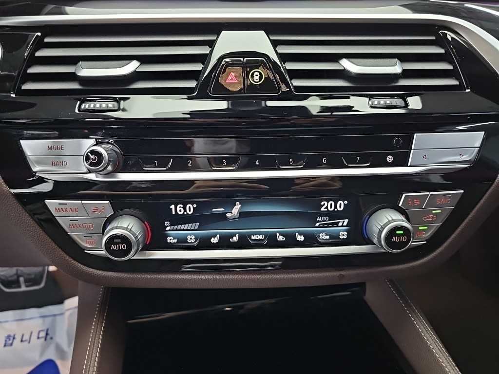 BMW 5시리즈 5시리즈 (G30) 530i xDrive M 스포츠 이미지 10