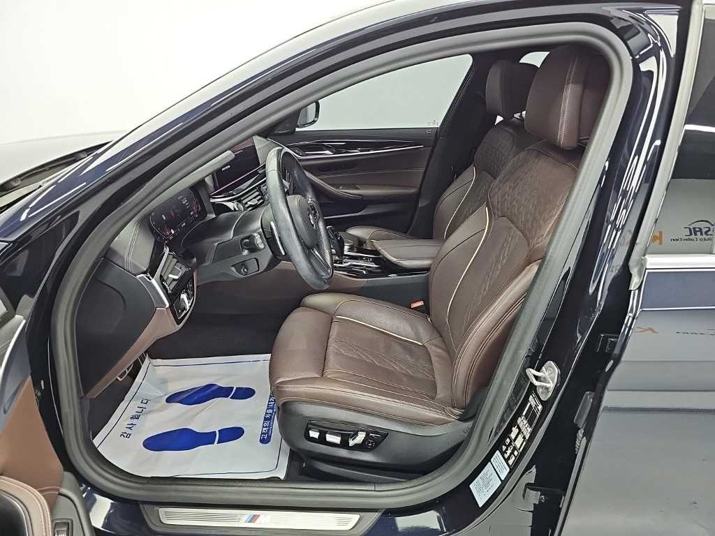 BMW 5시리즈 5시리즈 (G30) 530i xDrive M 스포츠 이미지 11