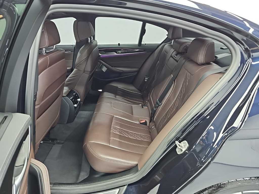 BMW 5시리즈 5시리즈 (G30) 530i xDrive M 스포츠 이미지 12