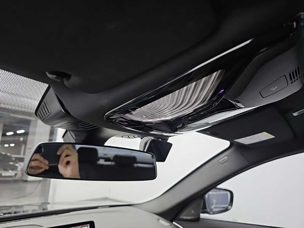 BMW 5시리즈 5시리즈 (G30) 530i xDrive M 스포츠 이미지 17