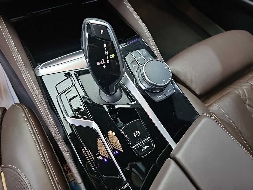 BMW 5시리즈 5시리즈 (G30) 530i xDrive M 스포츠 이미지 8