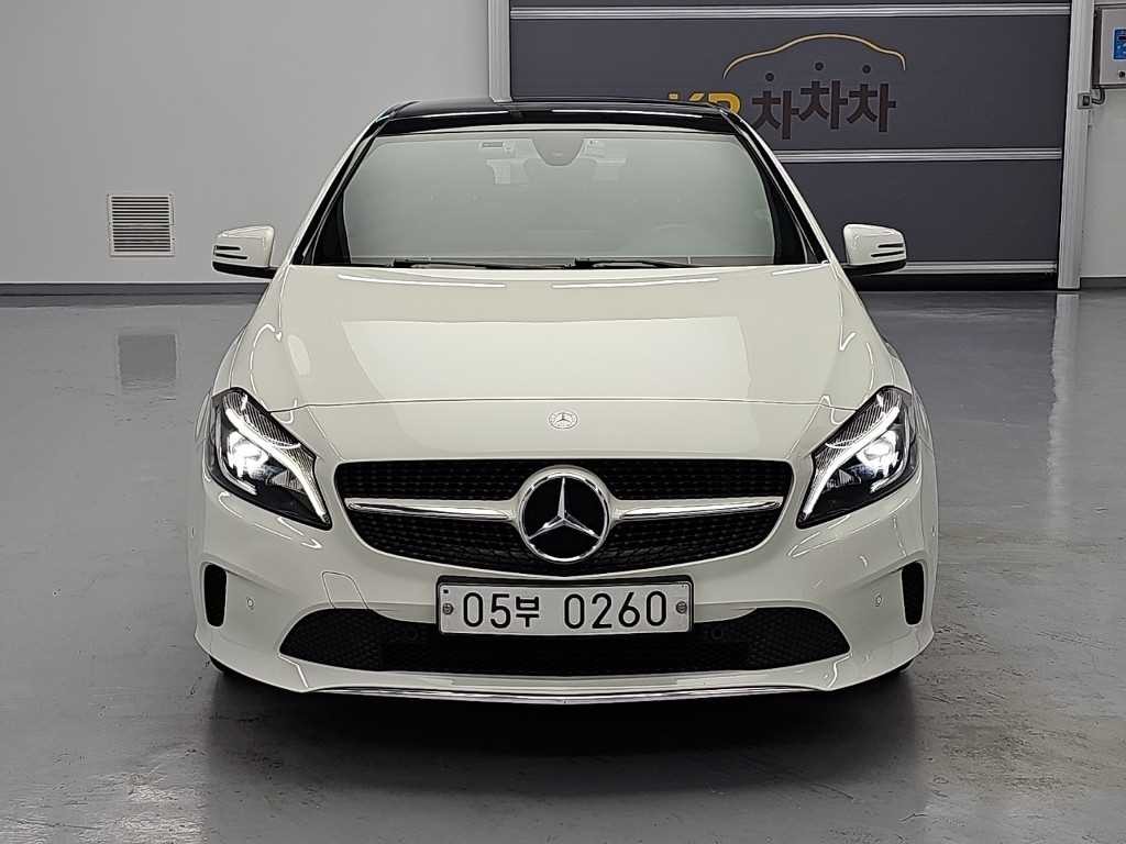 벤츠 A 클래스 A클래스 W176 A200 이미지 2