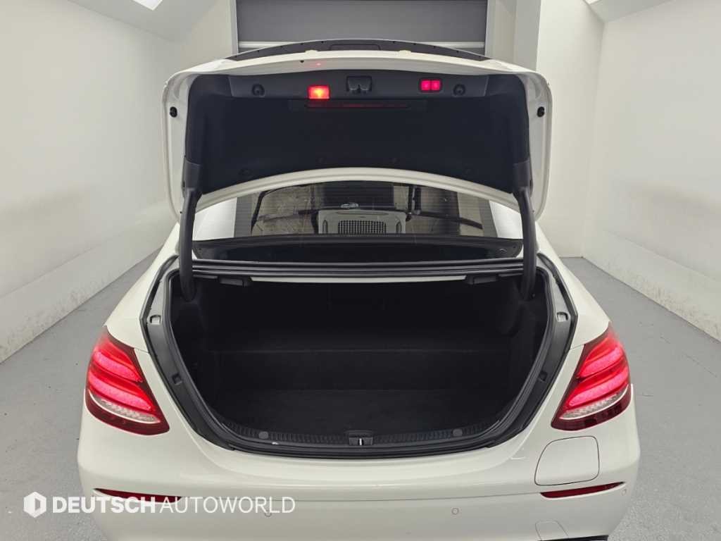 벤츠 E 클래스 E-클래스 W213 E300e 익스클루시브 이미지 19