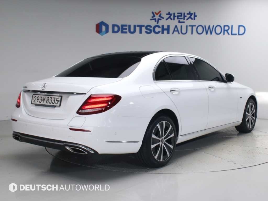 벤츠 E 클래스 E-클래스 W213 E300e 익스클루시브 이미지 2