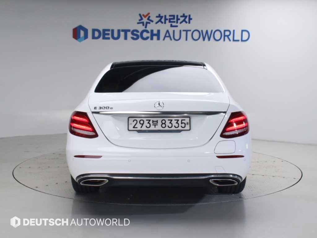 벤츠 E 클래스 E-클래스 W213 E300e 익스클루시브 이미지 4